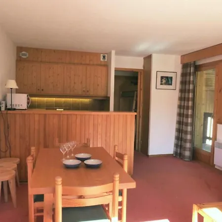 Apartment Les Dauphinelles - 2 Pieces Pour 4/6 Personnes Situe A Meribel Altiport Proche Des Pistes De Et Du Golf Mae-2035